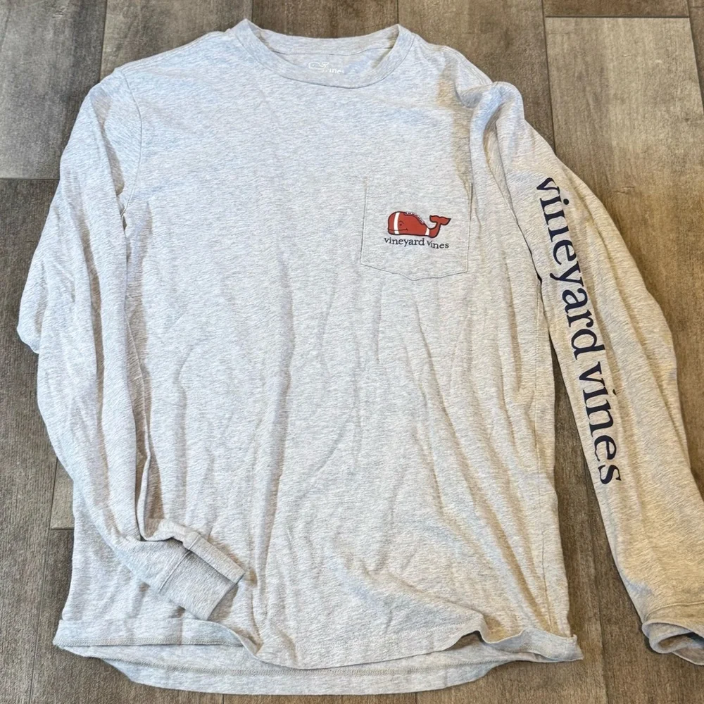 Vineyard Vines Gray Long Sleeve Shirt‎ with 🏈 Football Whale size xs